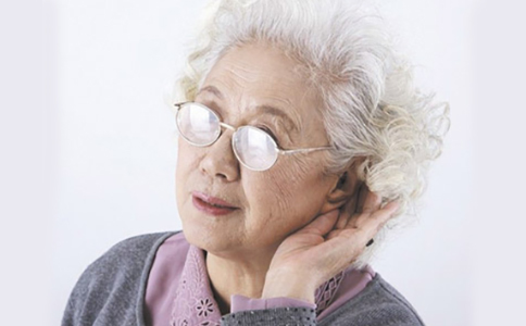 耳后有个小鼓包